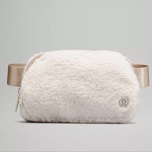 Lululemon Everywhere Fleece Belt Bag